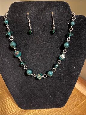 Vintage emerald green faux pearl & bicone crystal beads green dangle earring 15”